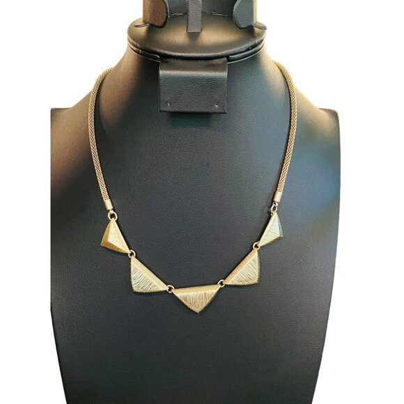 Goldtone Triangle Necklace 17"-20" Lays Flat Lobster Clasp - Picture 5 of 16